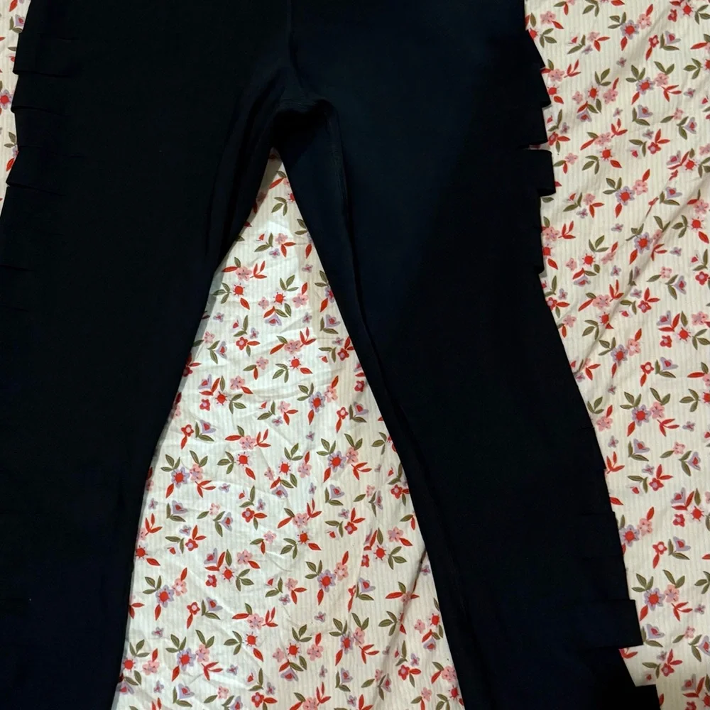 ALO Yoga Black High-Waist Leggings with Side Strap Detail